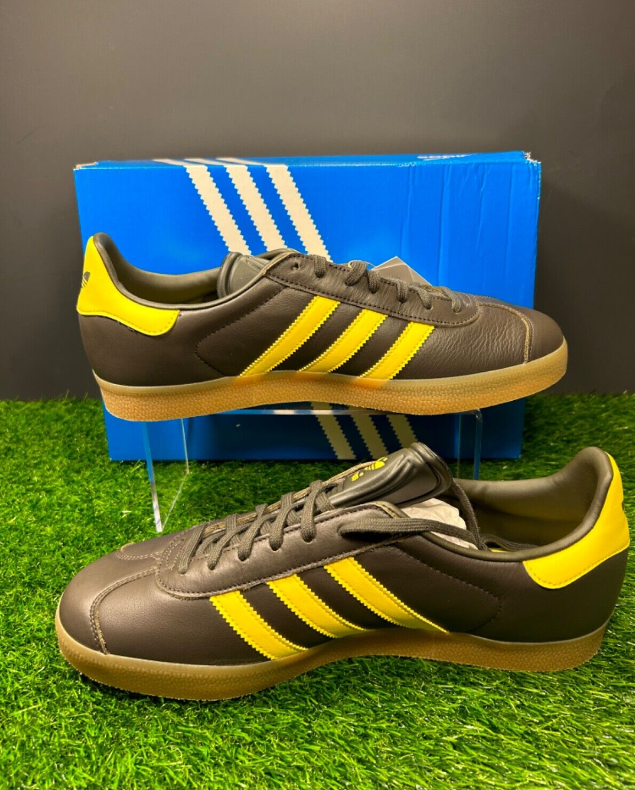 Adidas Originals Gazelle Men’s Size 11 Green Yellow Shoes Sneakers Fashion - NEW